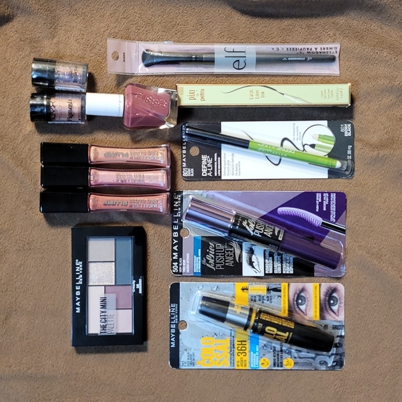 New! 12-piece Beauty / Makeup Lot!